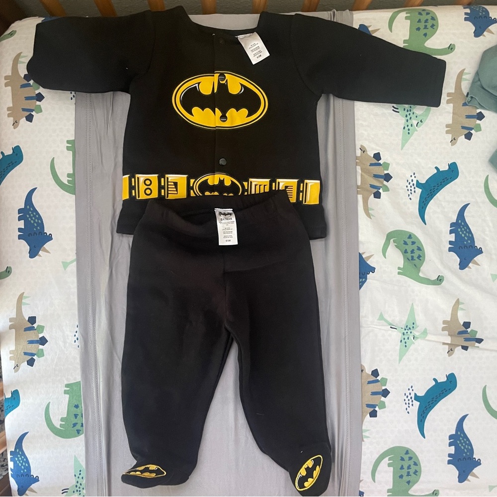NWOT Two piece Batman set, sized 0-3 months but runs large